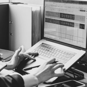 Μηνιαία υποστήριξη επιχειρήσεων στα πλαίσια ολοκληρωμένης συμβουλευτικής υποστήριξης.